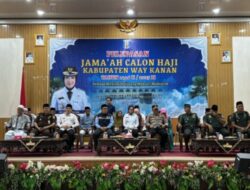 Calon jamaah haji kloter JKG-48 pelepasan oleh PLT,Bupati Way Kanan Ayu Asalasyah di GSG.